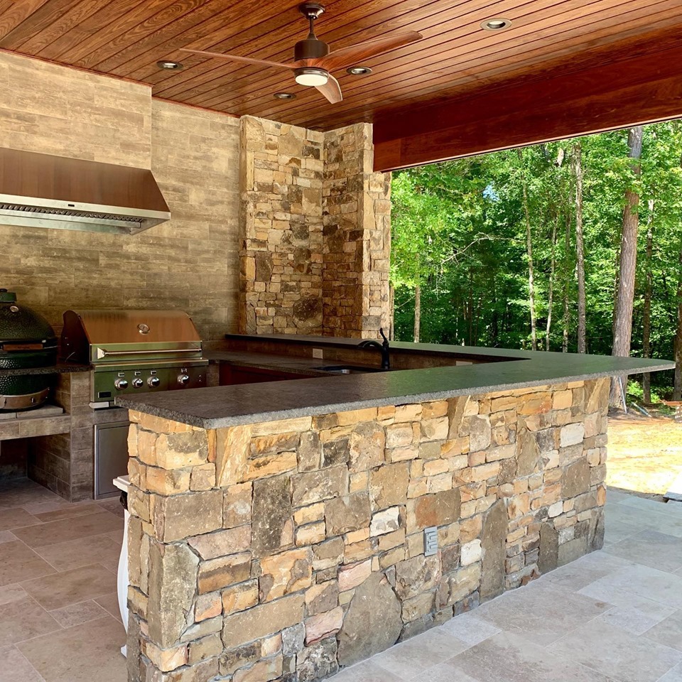 Install by RL Stoneworks_Outdoor kitchen